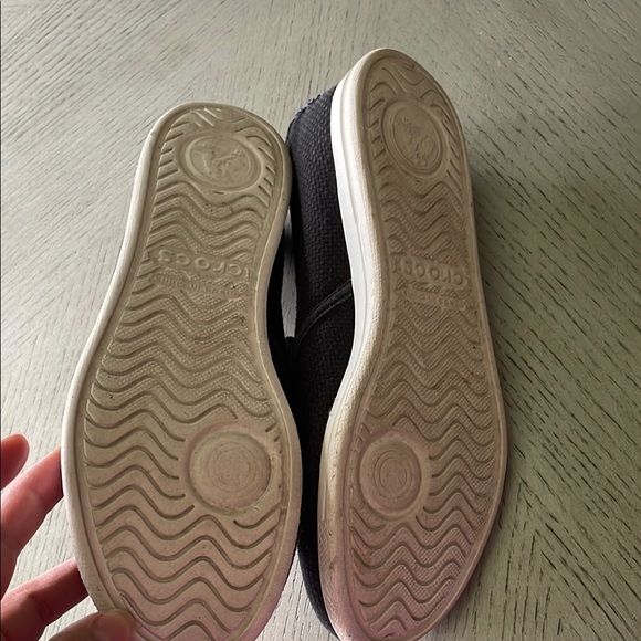 Crocs women   Black Slip-On Shoes size 7 - Picture 5 of 8